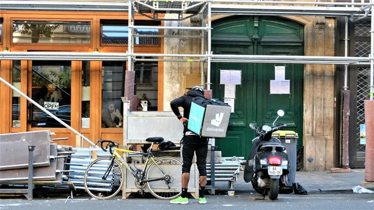 Ilustrasi deliveroo (Dok Unsplash/ Carl Campbell)