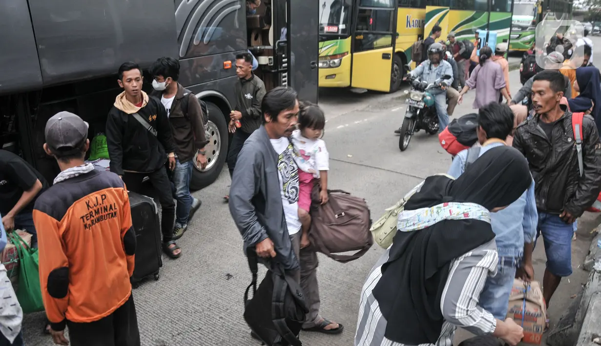 Sebelumnya, Kepala Terminal Kampung Rambutan Yulza Rochmadani telah mempersiapkan Terminal Kampung Rambutan untuk menerima 10.000 pemudik pada puncak arus balik Lebaran 2023. (merdeka.com/Iqbal S Nugroho)