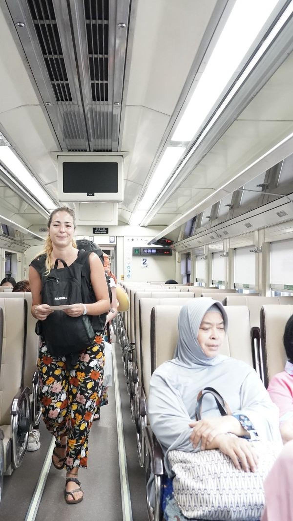 Berikut daftar kereta api yang mendapatkan tarif promo #DiIndonesiaAja Travel Fair 2023:<br>