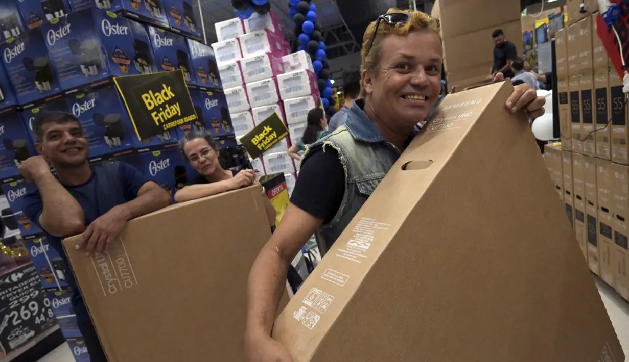 Frasa "Black Friday" untuk menandakan dorongan positif dalam penjualan ritel tidak berkembang secara nasional hingga akhir 1980-an, ketika para pedagang mulai menyebarkan narasi keuntungan merah-ke-hitam. (NELSON ALMEIDA/AFP)