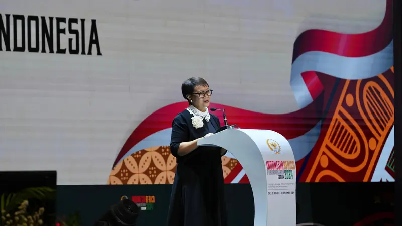 Menteri Luar Negeri RI Retno Marsudi dalam pembukaan Indonesia Africa Parliamentary Forum (IAPF) di Nusa Dua, Bali, Minggu (1/9/2024). (Dok. Kemlu RI)