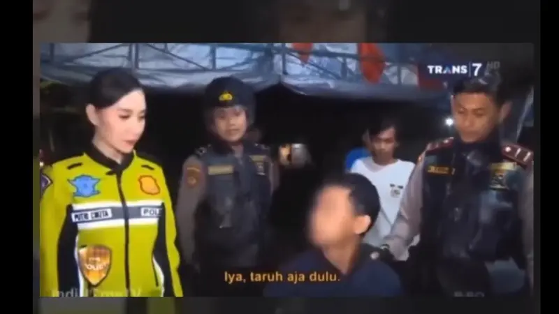 Viral Warganet Semprot Balik Polwan yang Ajari Orang Sedang Makan soal Sopan Santun, Begini Reaksi Divhumas Polri