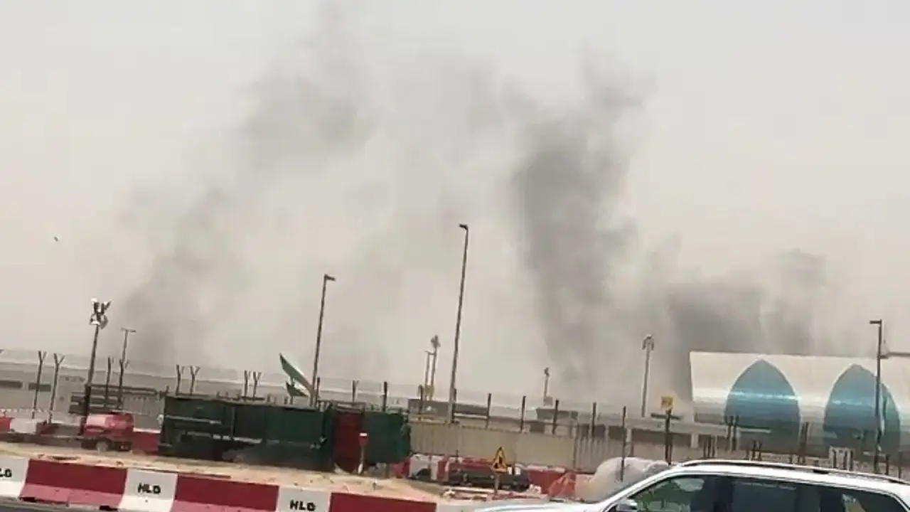 Lokasi kecelakaan pesawat Emirates Airlines di Bandara Internasional Dubai. (Twitter @Nik's News) 
