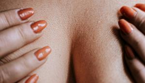 Ilustrasi operasi payudara. (dok. Jan Kopriva/Unsplash)