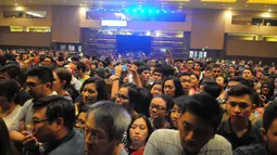 Penonton pun terlihat berjubel memadati arena konser penyanyi yang membawa nama panggung Agnez Mo di JJF 2014 (Liputan6.com/Herman Zakharia).