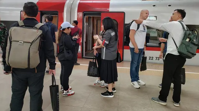 Kereta Cepat Jakarta-Bandung (KCJB)