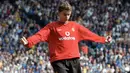 Ole Gunnar Solskjaer. Striker yang selama 11 musim membela Manchester United (1996/1997 - 2006/2007) ini mengoleksi 3 kali hattrick di Liga Inggris bagi MU dari total 91 gol. Hattrick terakhir dibuat pada pekan ke-24 musim 2001/2002, 29 Januari 2002 ke gawang Bolton. (AFP/Paul Barker)