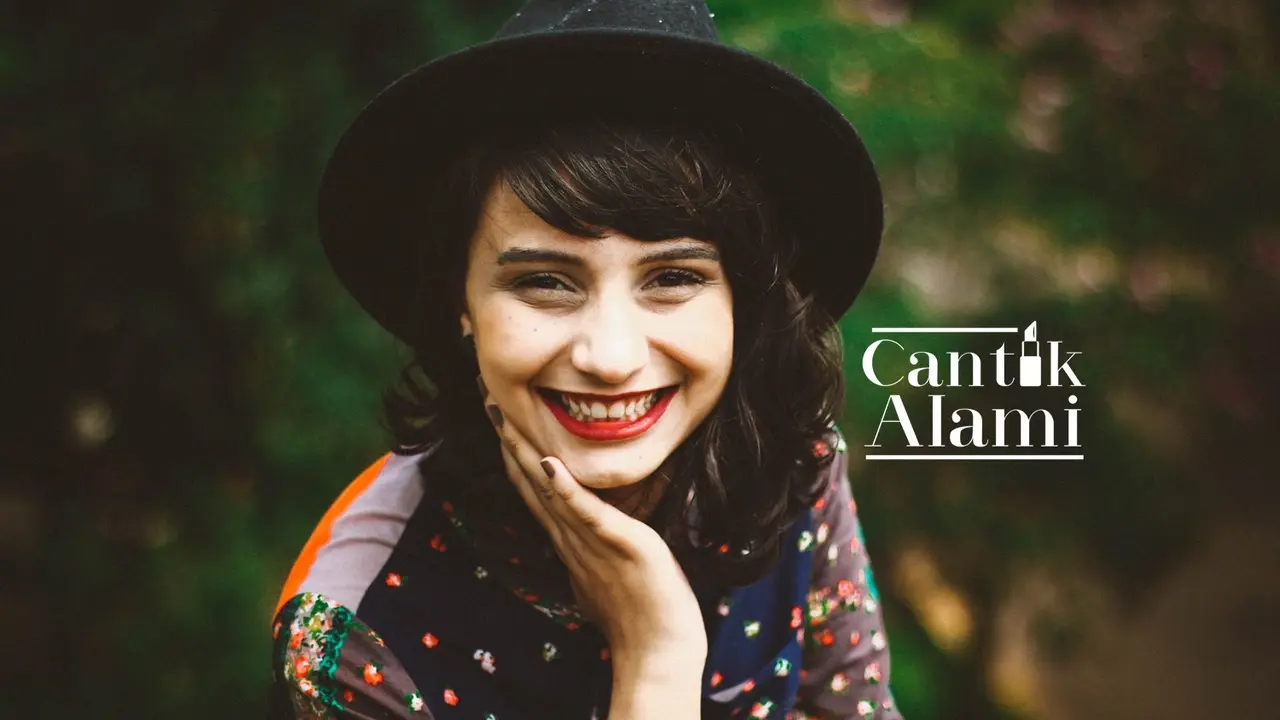 Cantik Alami: Merawat Wajah dengan Racikan Bunga Mawar