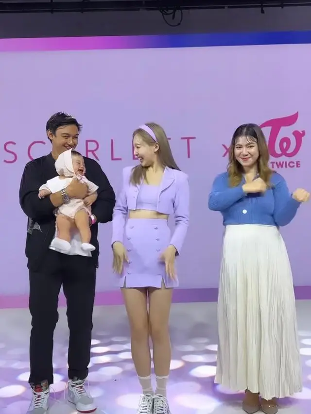 7 Gaya Felicya Angelista Liburan di Korea Selatan, Pakai Hanbok hingga Jadi Cewek Kue Saat Menari Bareng Nayeon TWICE