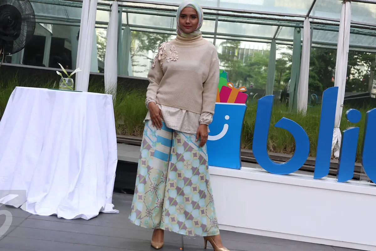 Blibli.com Hadirkan Koleksi Fashion Eksklusif Papercut dan Ria Miranda