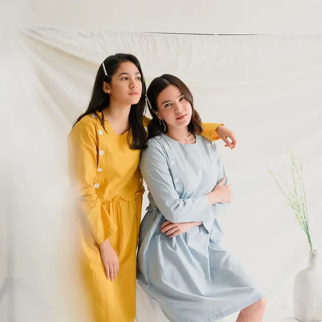 6 Potret Kebersamaan Cut Syifa dan Alice Norin, Bak Kakak Adik