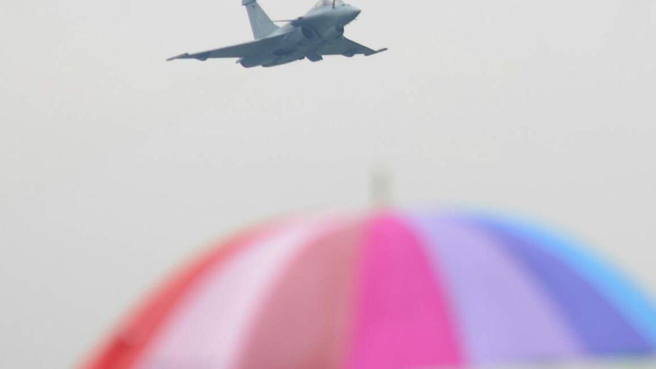 Pembelian 2 Jenis Tipe Pesawat Jet dari Pabrikan Prancis ini memupus rencana pembelian Sukhoi SU-35 dari Rusia.