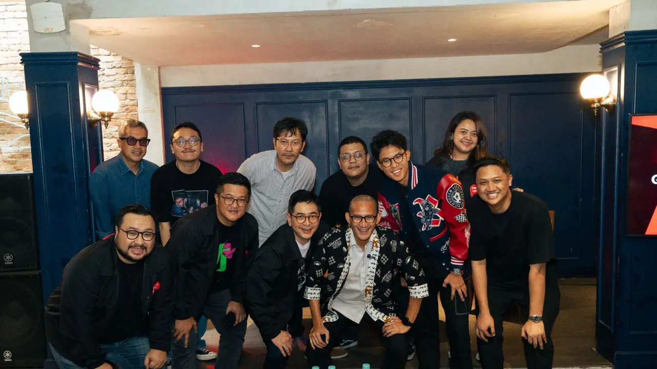 Dewan Pakar TPN Ganjar Pranowo-Mahfud Md, Sandiaga Uno, lalu Ketua TPN Ganjar Pranowo-Mahfud Md, Arsjad Rasjid serta CEO Pigmy Esports Alam Ganjar dan juga Co-Founder Double Deer Records Kimo Rizky menghadiri acara Teman Cerita.