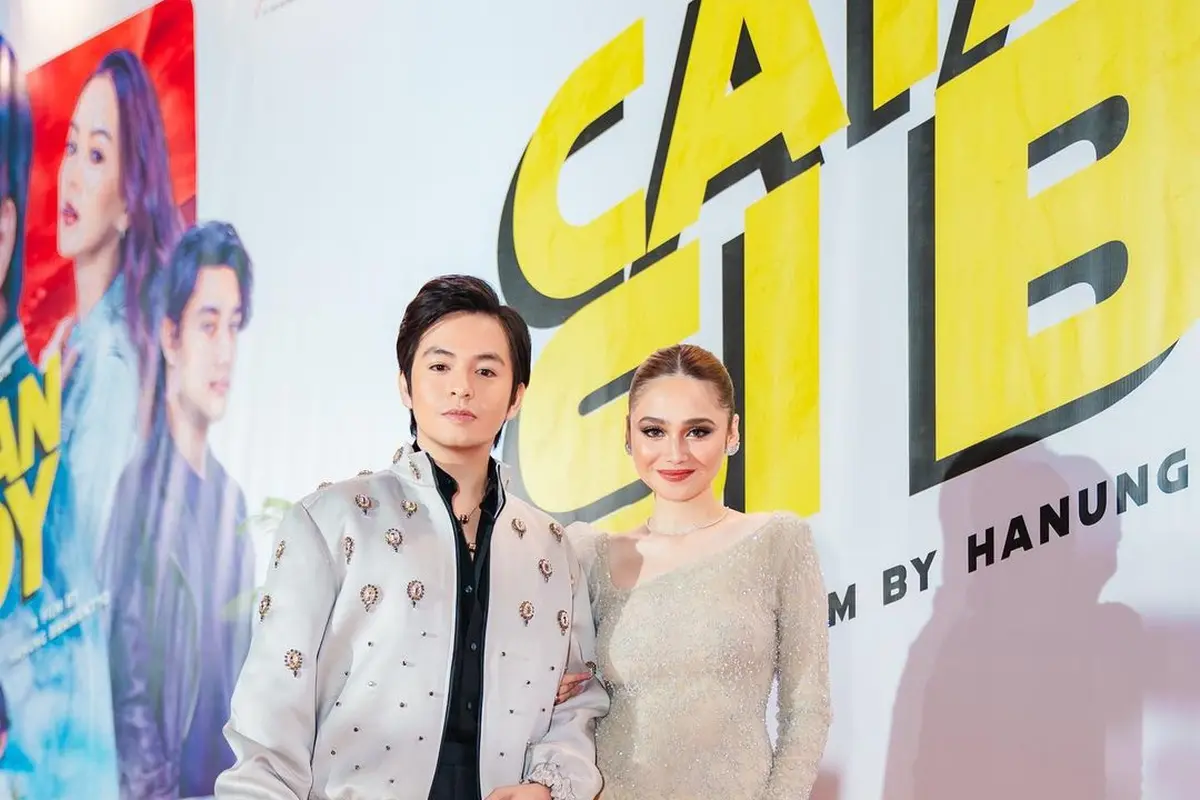 Pesona Bad Boy Angga Yunanda yang Terlihat Serasi dengan Syifa Hadju di Gala Premiere Catatan Si Boy