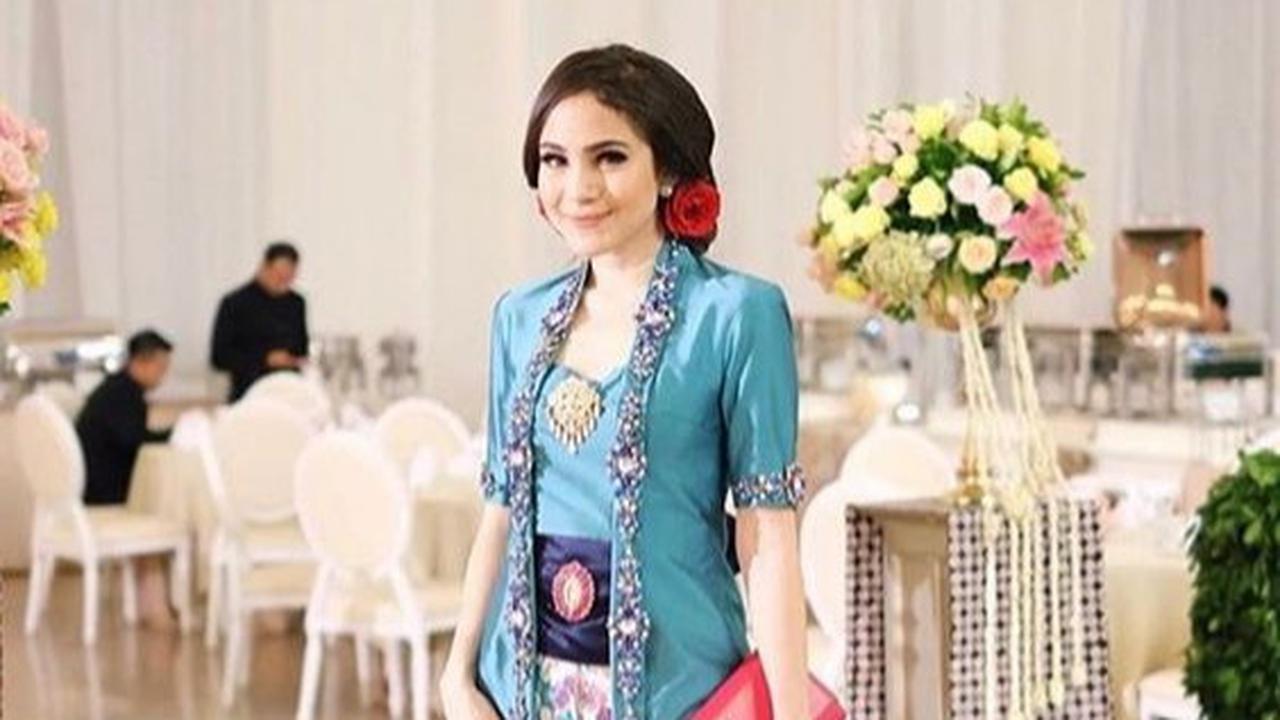 kebaya kutu baru modern