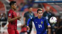 Pemain terakhir yang mampu menjebol gawang Thailand adalah Zulfiandi dan Fachruddin Aryanto. Nama terakhir kini terpilih kembali memperkuat Skuat Garuda di Piala AFF 2020. Golnya dicetak pada matchday ke-3 Grup B Piala AFF 2018 (17/11/2018) dimana Indonesia kalah 2-4. (AFP/Chalinee Thirasupa)