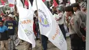Polisi berjaga saat berlangsung aksi unjuk rasa yang dilakukan mahasiswa PMII di depan Gedung KPK, Jakarta, Jumat (20/9/2019). Sejak penetapan pimpinan KPK terpilih 2019-2013 dan isu RUU KPK mengemuka di masyarakat, gedung KPK menjadi sasaran aksi unjuk rasa. (Liputan6.com/Helmi Fithriansyah)
