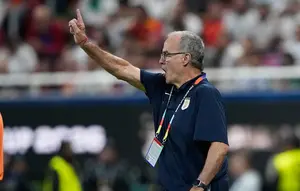 Uruguay vs Spanyol: Marcelo Bielsa Ambil Tanggung Jawab Penuh atas Kegagalan La Celeste