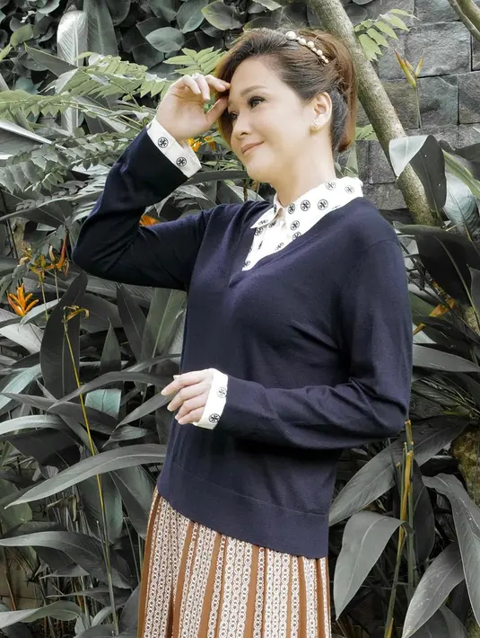 Untuk kedua kalinya, Maia Estianty terpapar virus Covid-19. Tepatnya pada 28 Maret 2021, virus tersebut terdeteksi ada di tubuh penyanyi cantik ini. Ia pun bercerita dalam akun Youtube keluarganya. (Instagram/maiaestiantyreal)