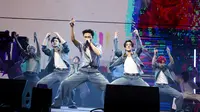 Sunoo, Sunghoon, Ni-ki, Jungwon, Heeseung, Jay, dan Jake ENHYPEN tampil di Sahara Tent selama Festival Musik dan Seni Coachella Valley 2025 di Empire Polo Club, Indio, California, Amerika Serikat (AS), 12 April 2025. (Frazer Harrison/Getty Images for Coachella/AFP)