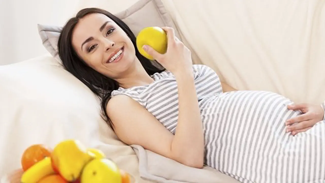 Buah sehat untuk ibu hamil/copyright: thinkstockphotos.com