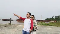 Zaskia Gotik dan Suami Makan Malam di Pinggir Jalan, Panen Pujian