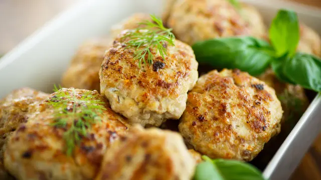 Ilustrasi Bakso Goreng (sumber: iStockphoto)