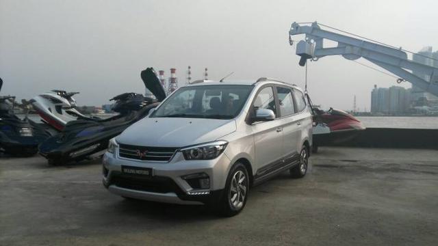 Wuling Confero S