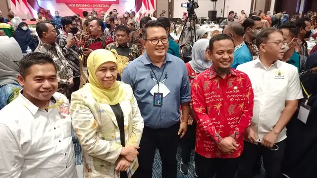Gubernur Jatim Khofifah Indar Parawansa dalam acara Misi Dagang dan Investasi di Kota Makassar, Kamis (17/11/2022).
