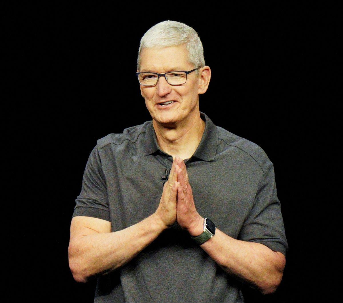 "Tim Cook mau datang tanggal 20 April," ujar Menkominfo Budi di Jakarta, Kamis malam (21/3).
