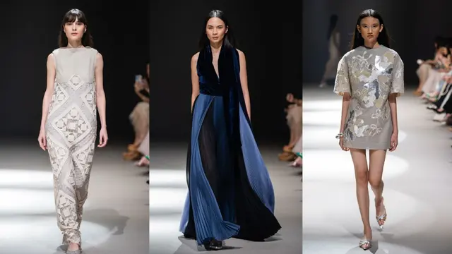 Koleksi terbaru dari desainer Sapto Djojokartiko Spring/Summer 2024 saat pergelaran di Jakarta, Selasa malam (31/10/2023).