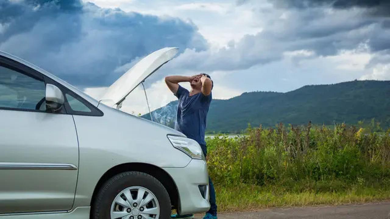 Kisah Karomah Ajaib Gus Miek Hidupkan Mobil yang Kehabisan Bensin dengan Air Sungai