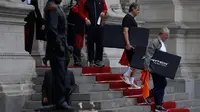 Ritual 'Tak Lazim' Presiden Baru Peru Sebelum Rapat Kabinet