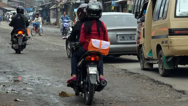Lubang di Jalanan Bandung
