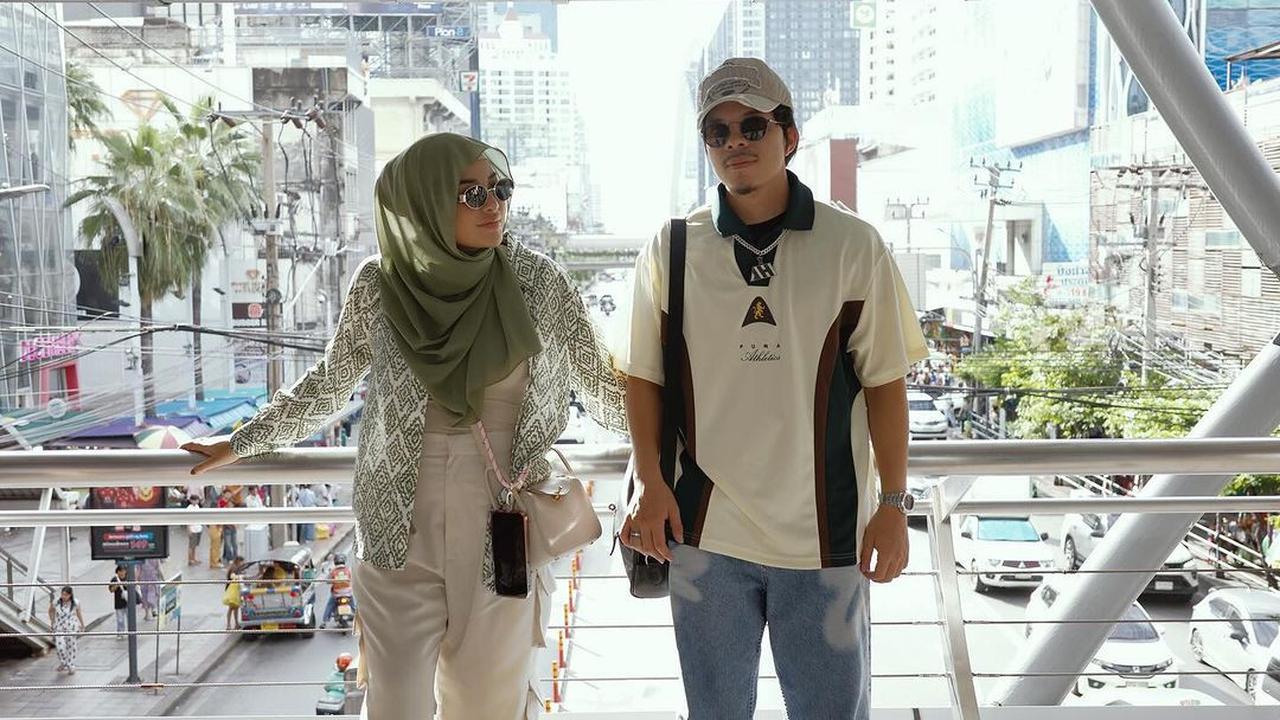 7 Gaya Aurel Hermansyah Selama Liburan di Thailand, Terlihat Kurusan - Tampil bak ABG Lagi