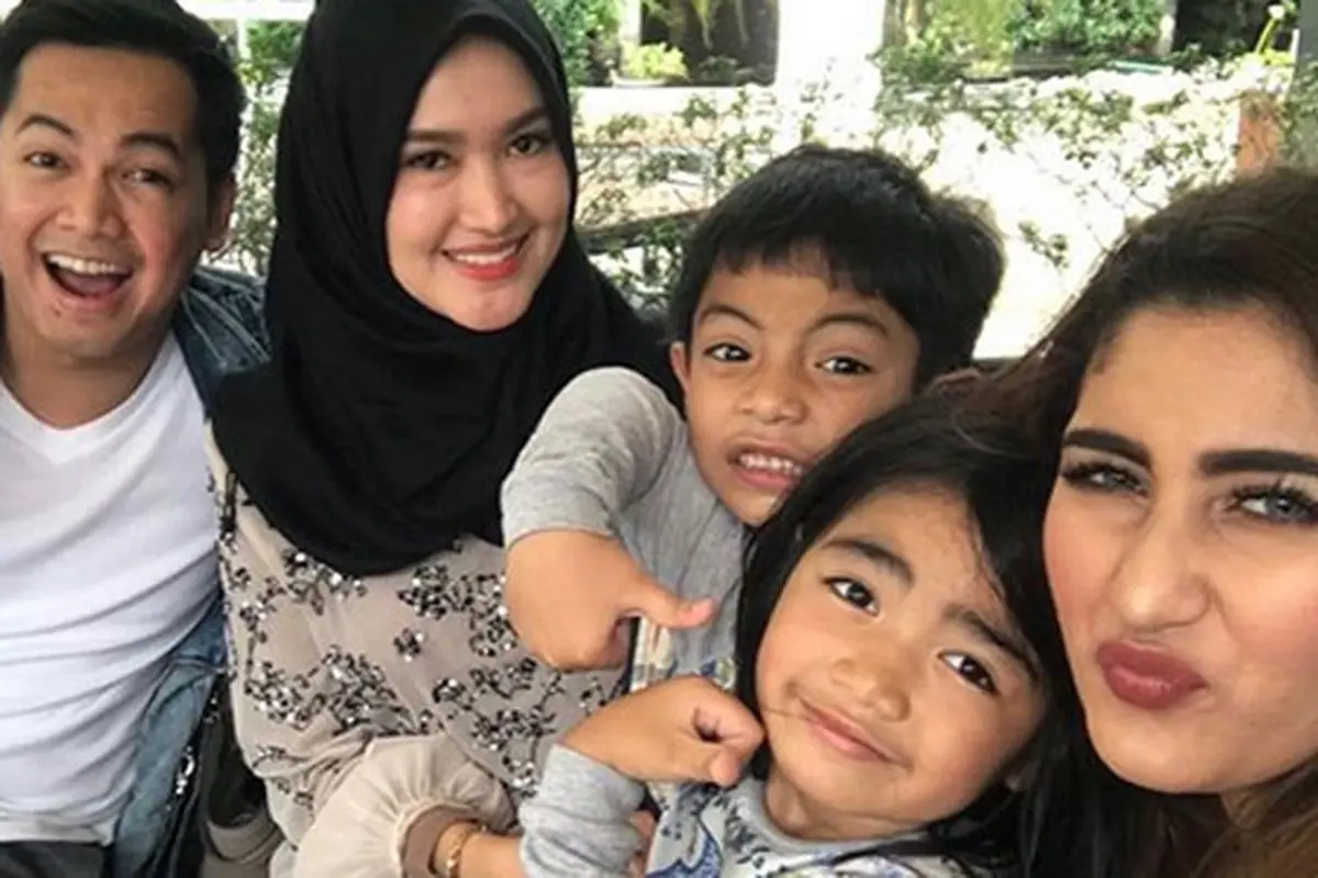 [Bintang] Tommy Kurniawan dan Lisya Nurrahmi