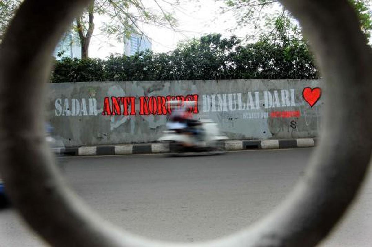 Mural bertema HAM dan anti-korupsi terlukis di dinding Ibu Kota