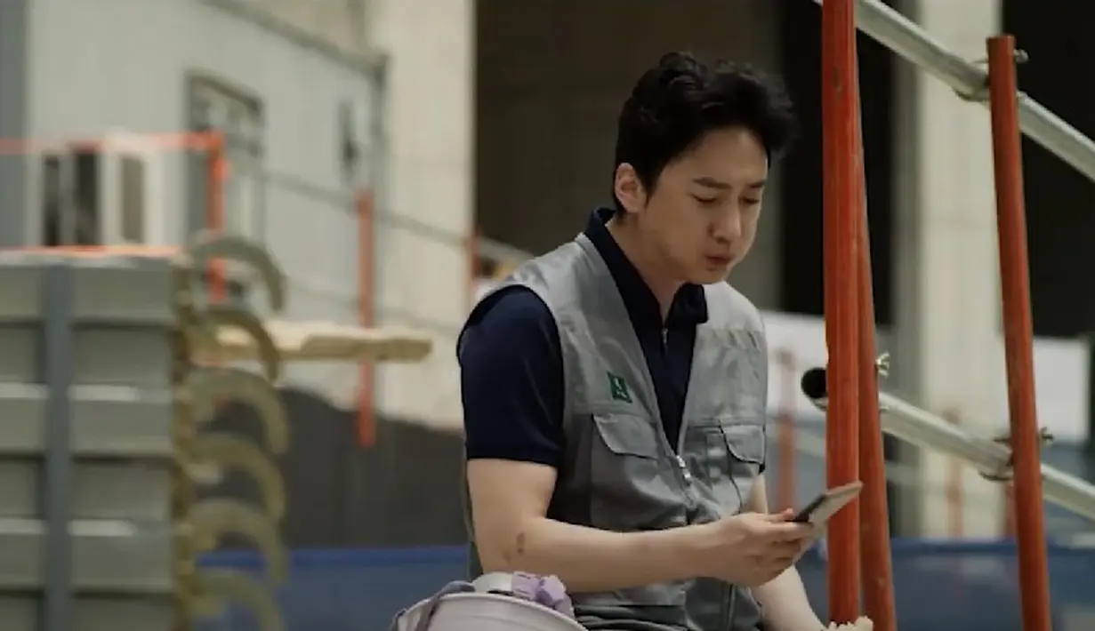 Aktor Korea Selatan Lee Sang Bo dalam film Mephisto yang rilis 2020. (Foto: gramfilms via YouTube/Movie Trailer Studio)