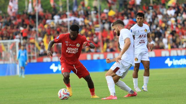 Semen Padang Vs Persik Kediri