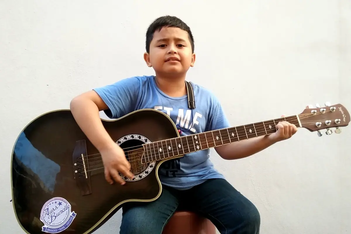 Azry, Bocah Ajaib yang Cover Lagu Melayu Total Sampai Metallica