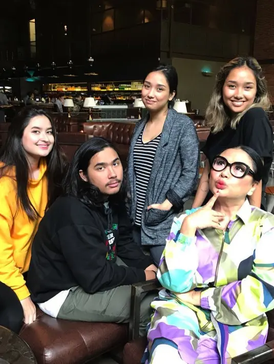 (Instagram/stephaniepoetri)