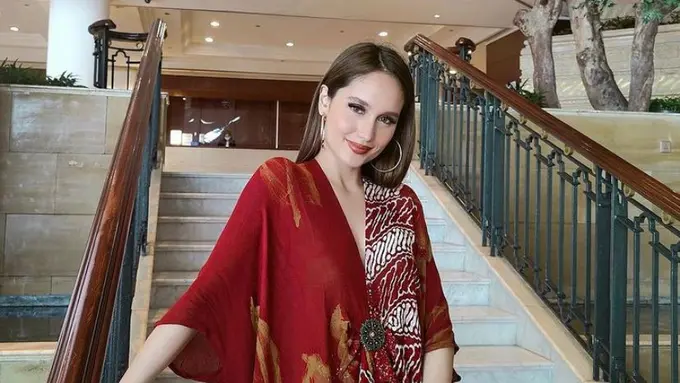 9 Inspirasi OOTD Merah Putih ala Artis untuk 17 Agustus, dari Cinta Laura hingga Jessica Mila