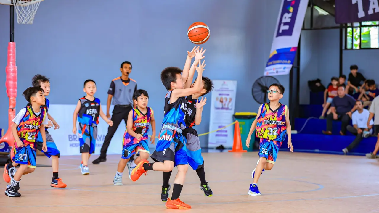 Keseruan Liga Basket Antar Akademi Indonesia