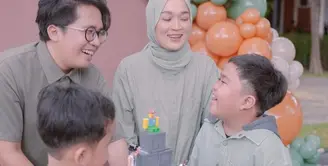 Ririe Fairus baru-baru ini membagikan potret perayaan ulang tahun putranya yang bernama Bian.