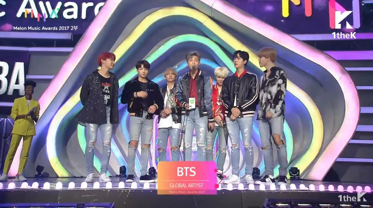 	BTS dalam Melon Music Awards (MMA 2017) (Soompi)