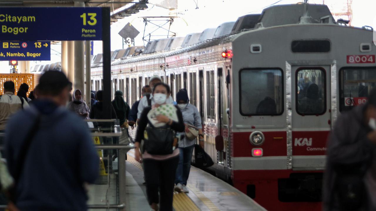 Subsidi KRL Jabodetabek Berbasis NIK Mulai 2025