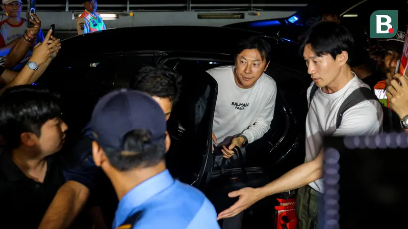 Foto: Pulang ke Korea Selatan, Shin Tae-yong Dilepas dengan Meriah oleh Masyarakat dan Suporter Indonesia
