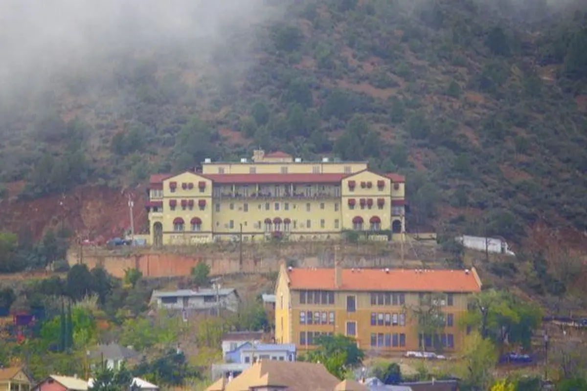 6 Haunted Things To Do In Jerome, Arizona, That Are Worth Your Next Trip