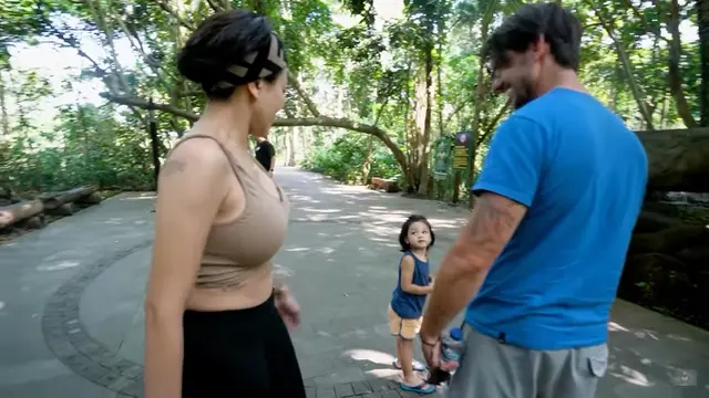 John Hopkins dan Anak Nikita Mirzani