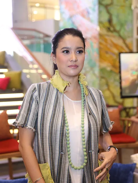 Meski sibuk, ibu dari Kana Mahatma Soeprapto dan Aryton Magali Sastra Soeprapto itu selalu meluangkan waktu bagi anak-anaknya. (Nurwahyunan/Bintang.com)